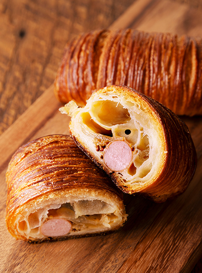 粗挽きソーセージのザクザクデニッシュ