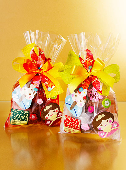 ころころおひなのレース巾着(レッド・ピンク)