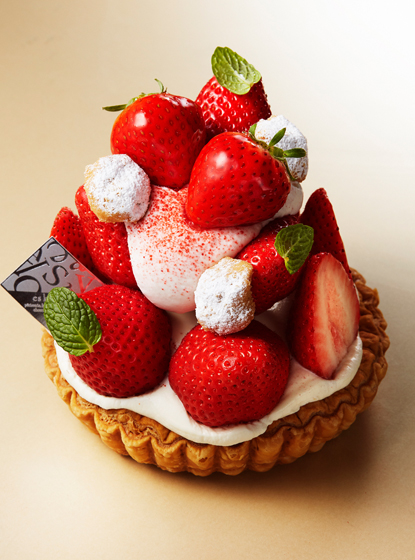 朝摘み苺のクリームパイ