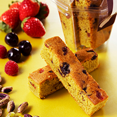 Mochiブラウニーズ ピスタチオと赤いフルーツ