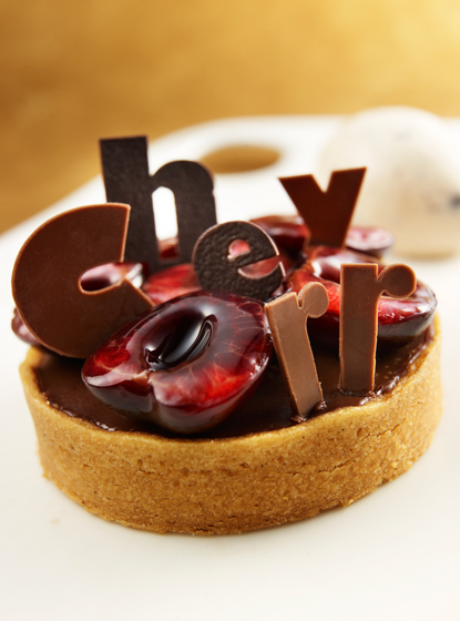 真空調理をしたチェリーのタルトショコラ